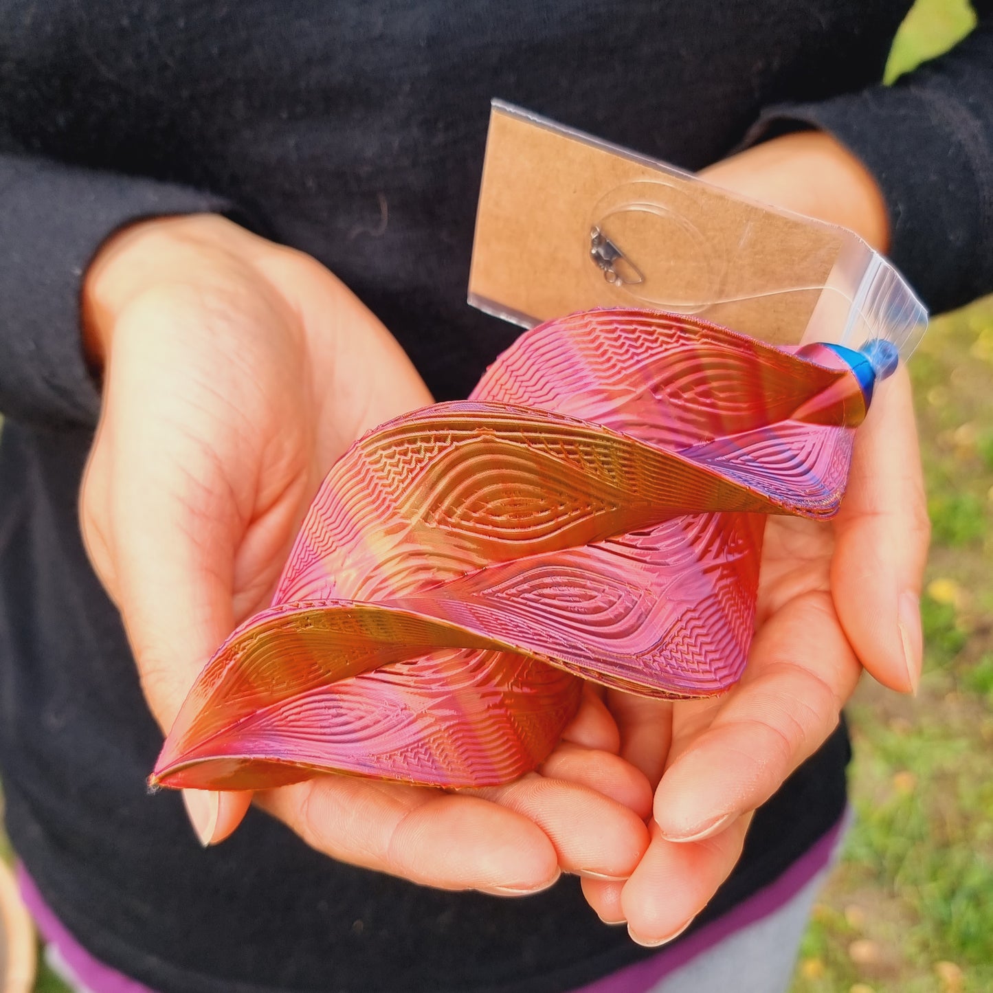 Small - Wave Pattern Spinner - Red Yellow Blue - 17cm/6.7"