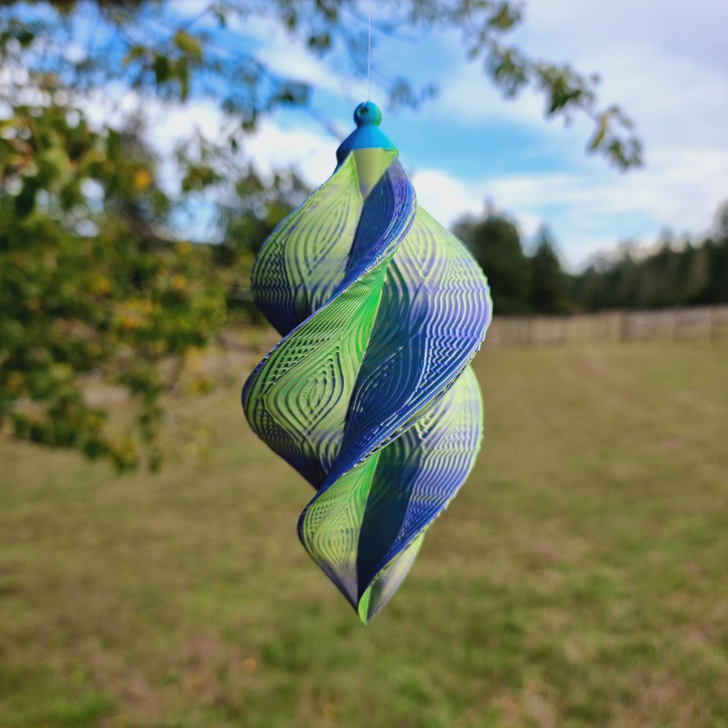 Small - Wave Pattern Spinner - Purple Yellow Blue - 17cm/6.7"