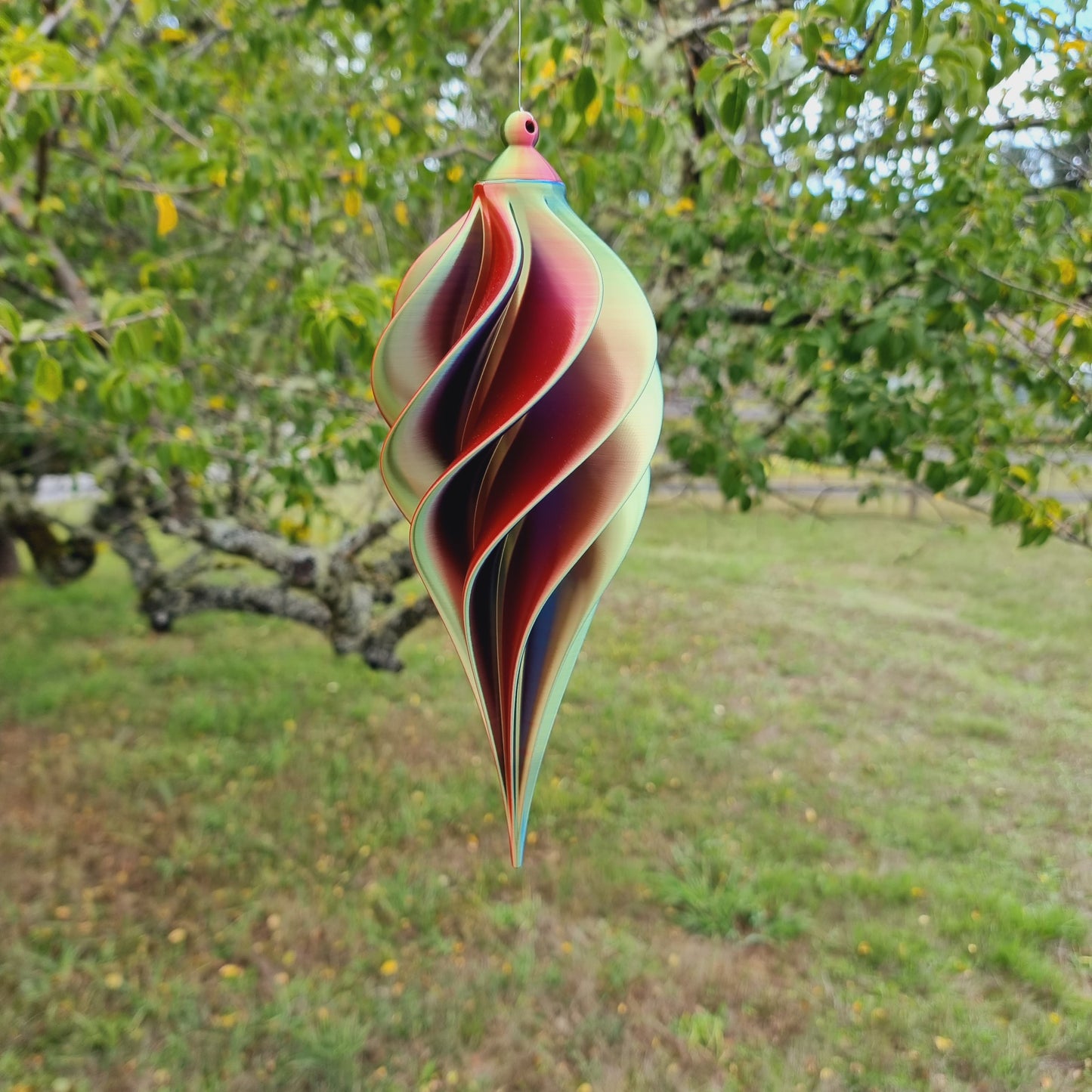 Medium - Spiral Drop Spinner - Red Yellow Blue - Length: 27cm/10.6"