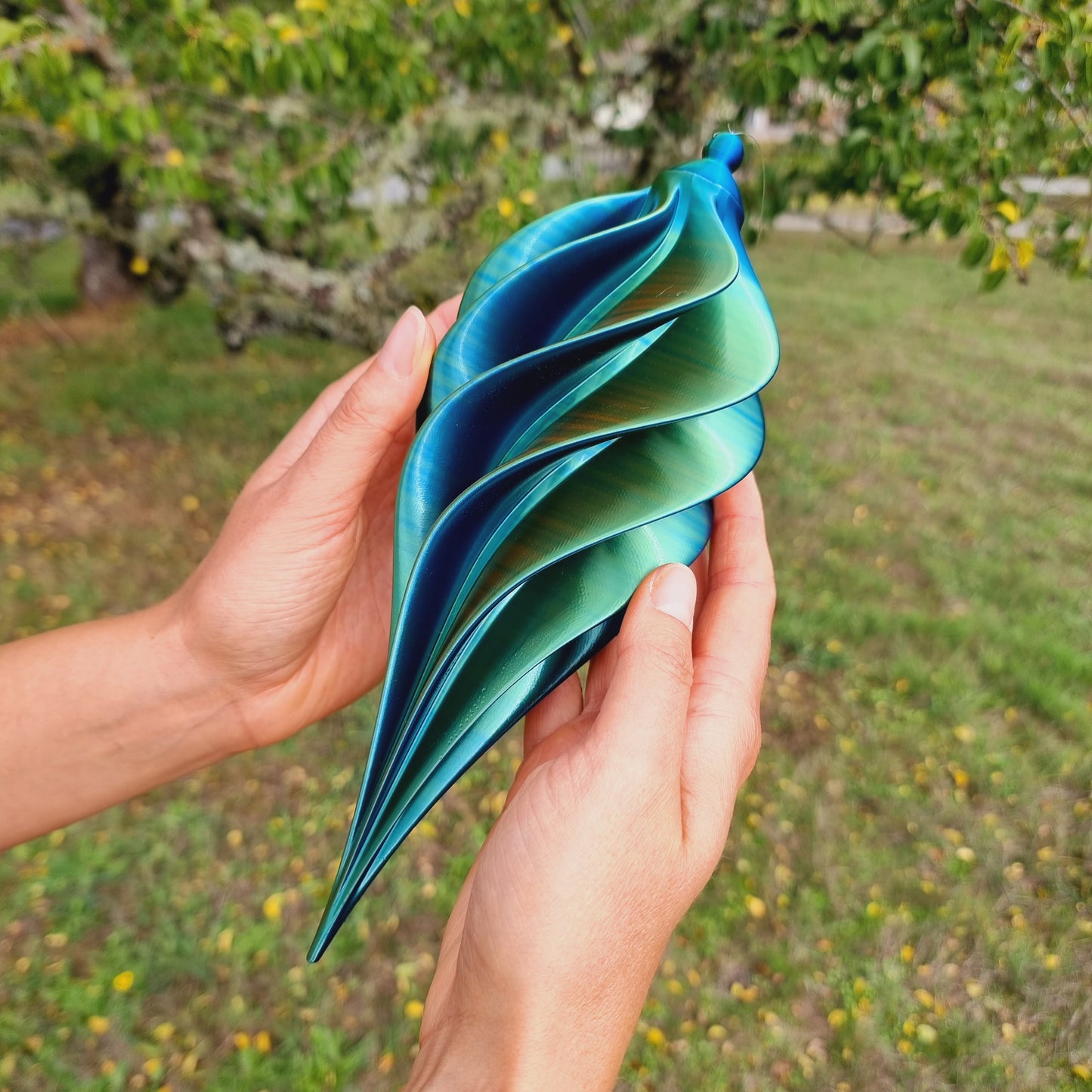 Medium - Spiral Drop Spinner - Copper Blue Green - Length: 27cm/10.6"
