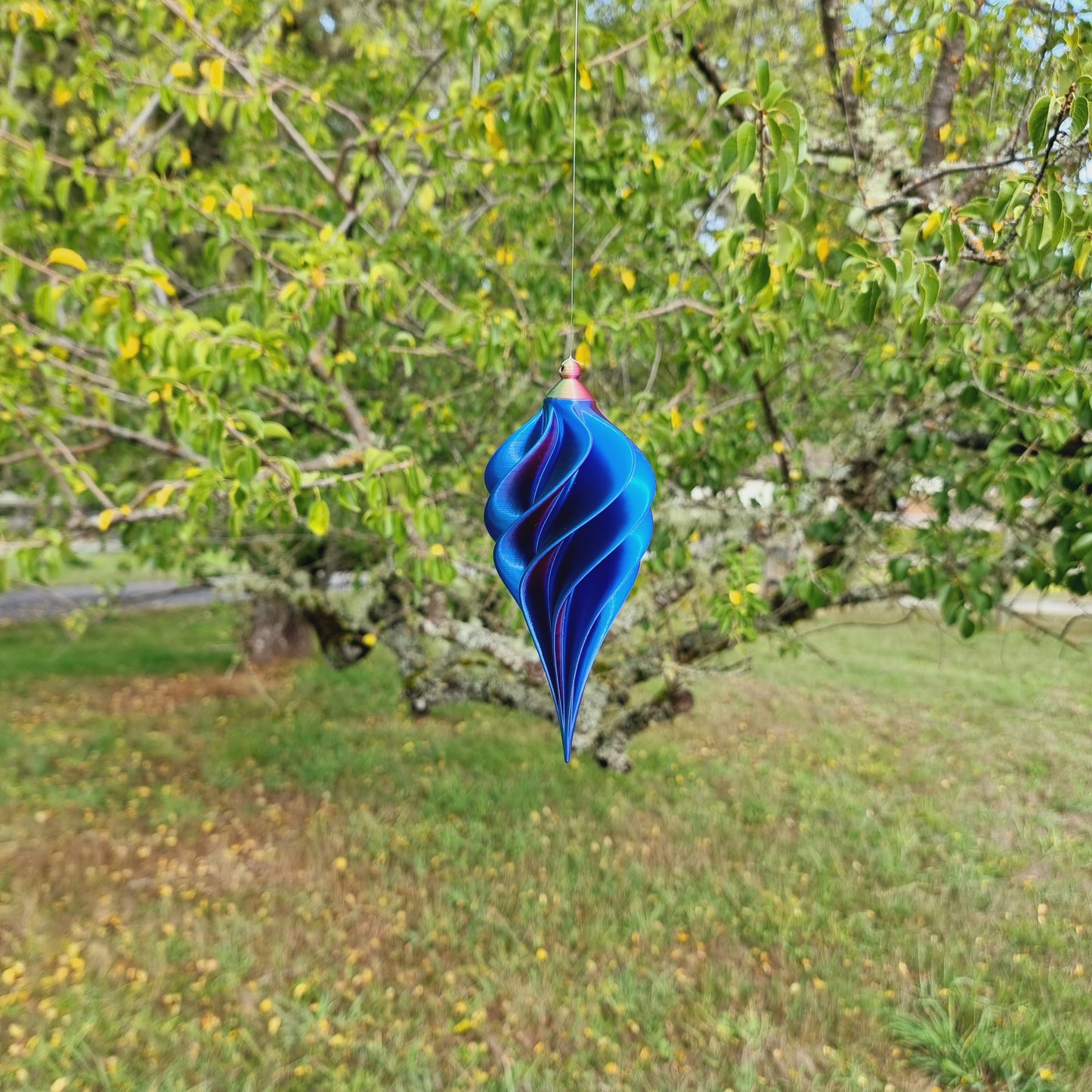 Small - Spiral Drop Spinner - Red Yellow Blue - Garden Decoration - Length: 14cm/5.5"