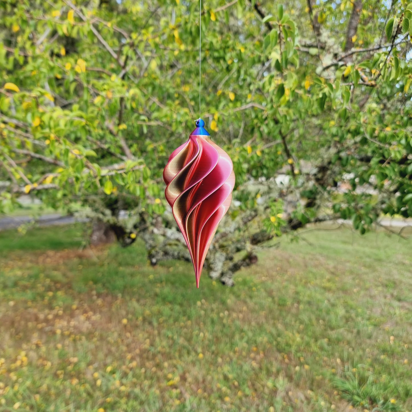 Small - Spiral Drop Spinner - Red Yellow Blue - Garden Decoration - Length: 14cm/5.5"