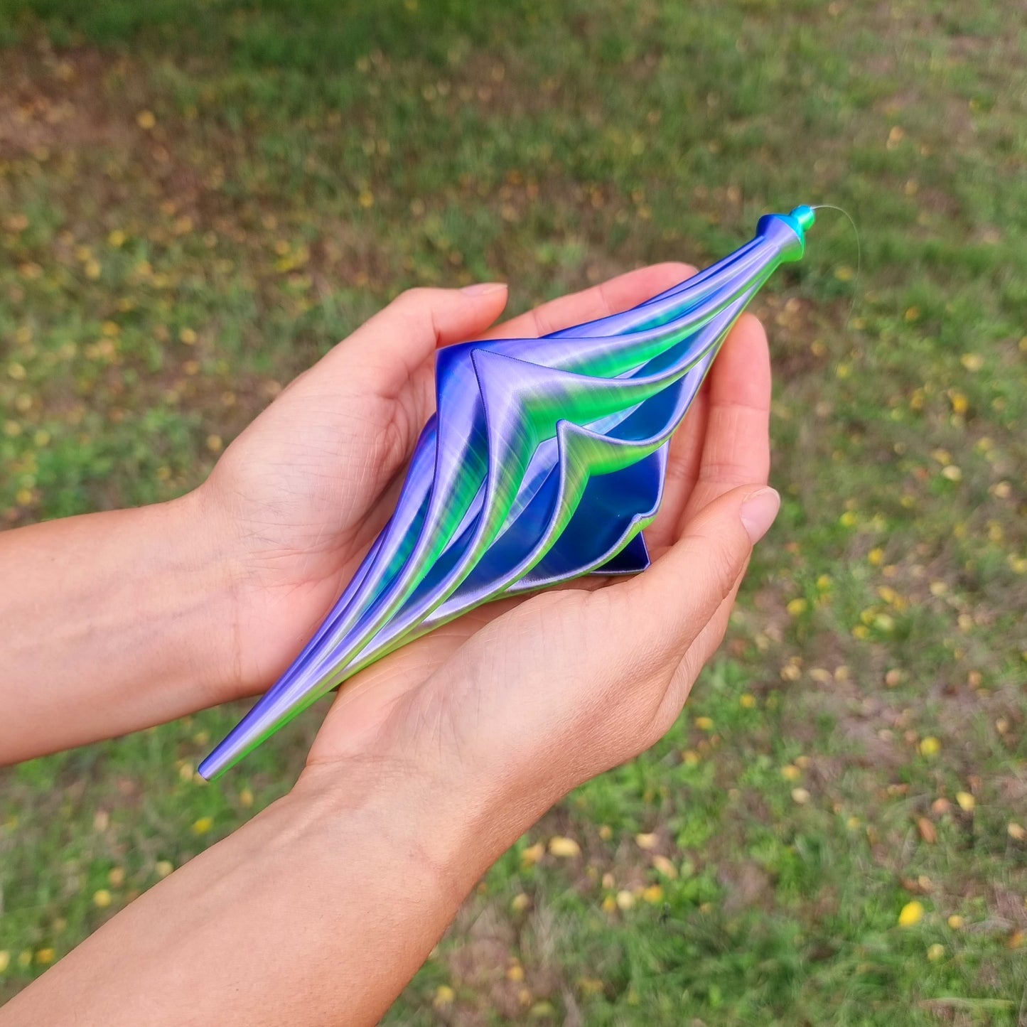 Small - Wing Spinner - Purple Yellow Blue - Length: 22cm/8.7"