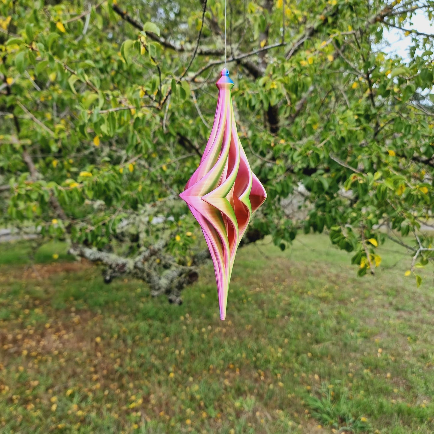 Small - Wing Spinner - Fuchsia Yellow Blue - Length: 22cm/8.7"