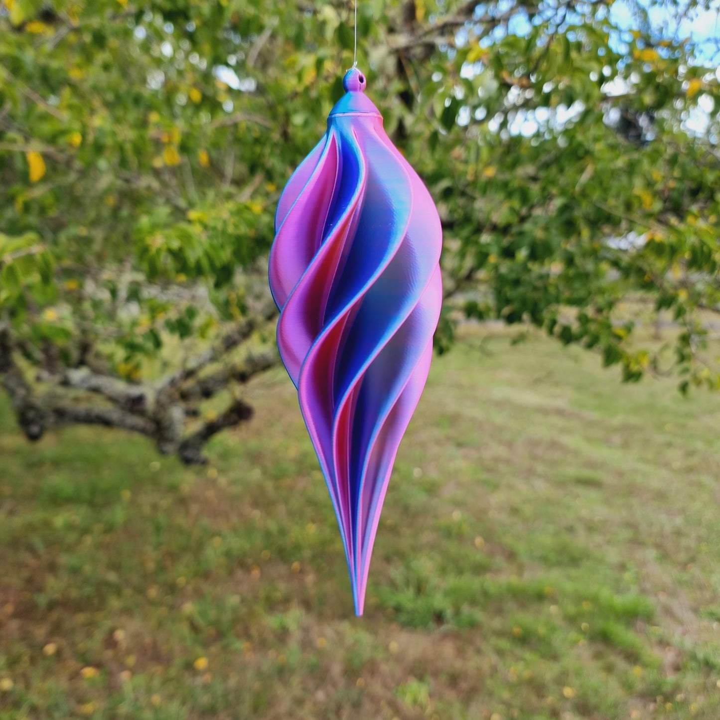 Small Tall - Spiral Drop Spinner - Fuchsia Yellow Blue - Length: 21cm/8.3"