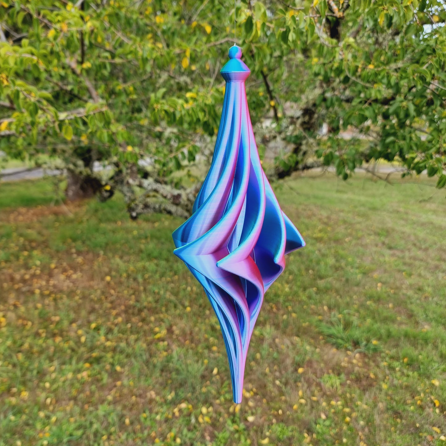 Medium - Wing Spinner - Fuchsia Yellow Blue - Length: 32cm/12.6"