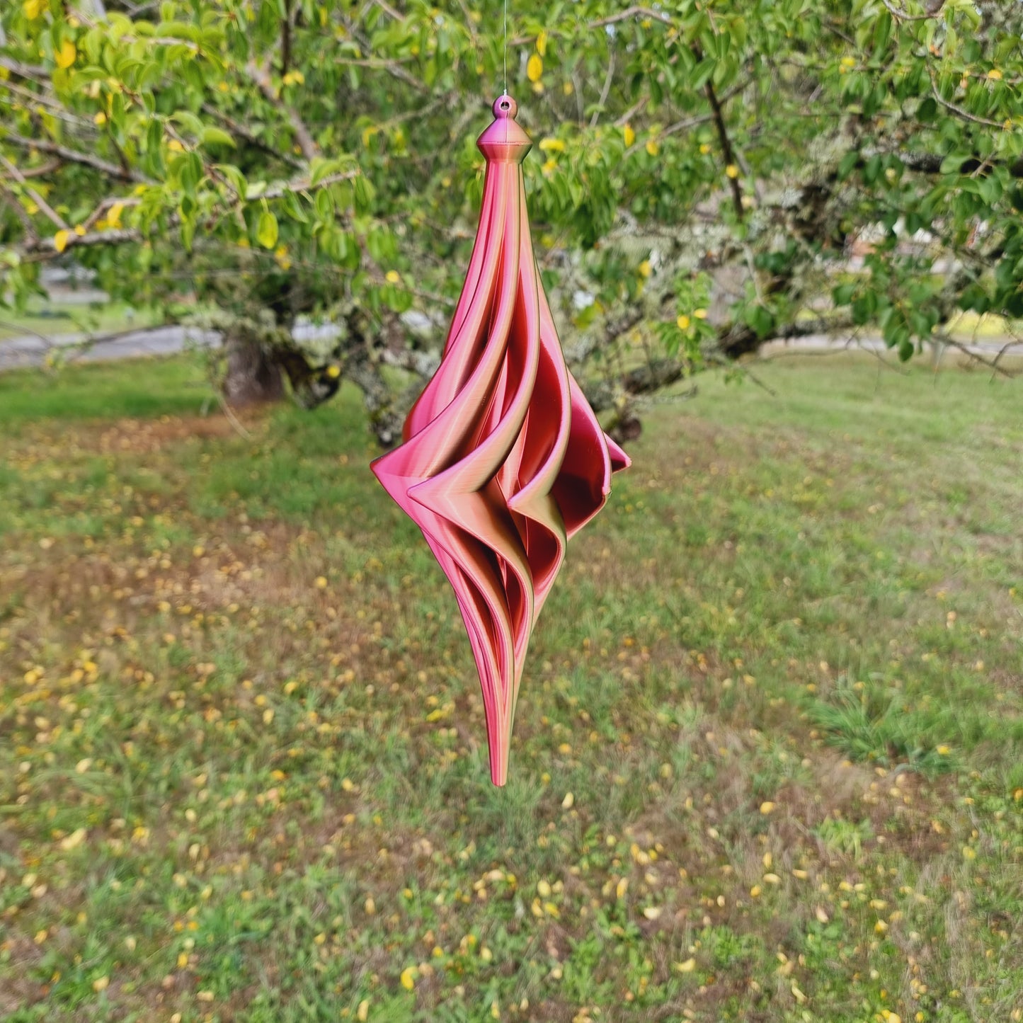 Medium - Wing Spinner - Red Yellow Blue - Length: 32cm/12.6"