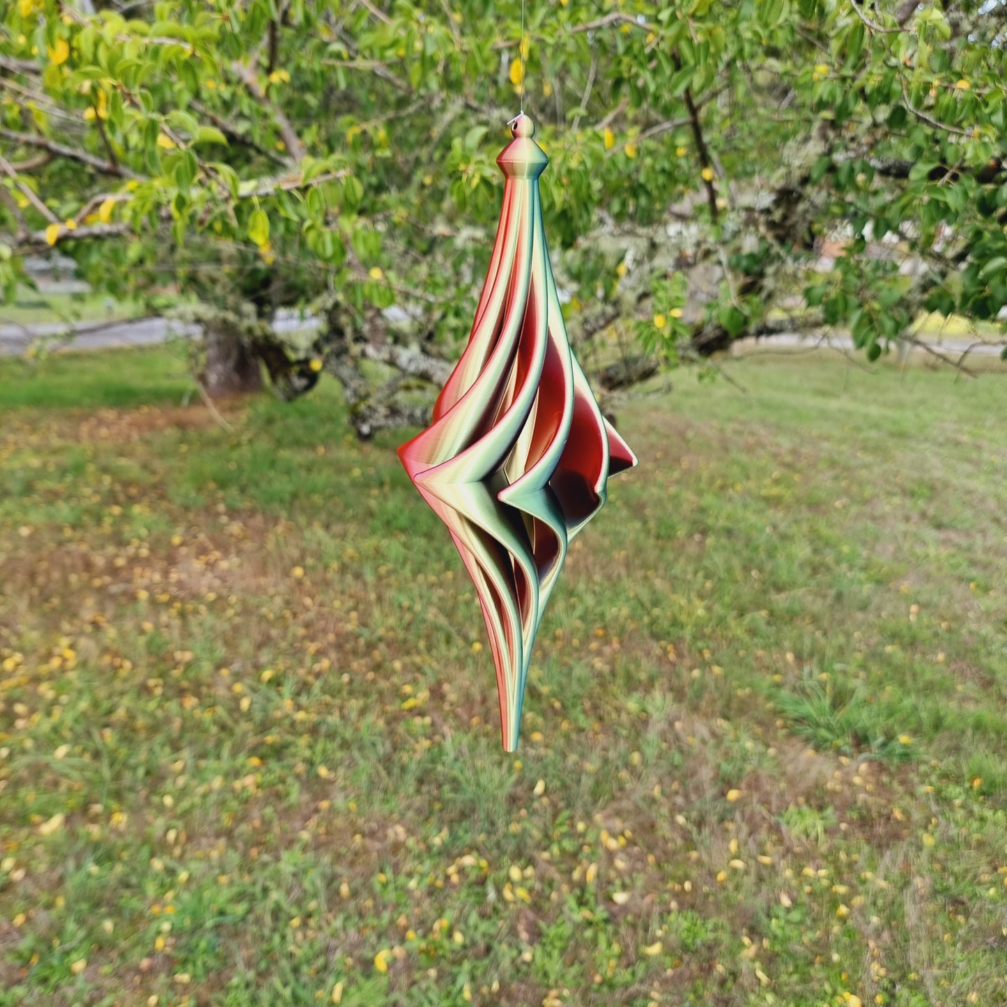 Medium - Wing Spinner - Red Yellow Blue - Length: 32cm/12.6"