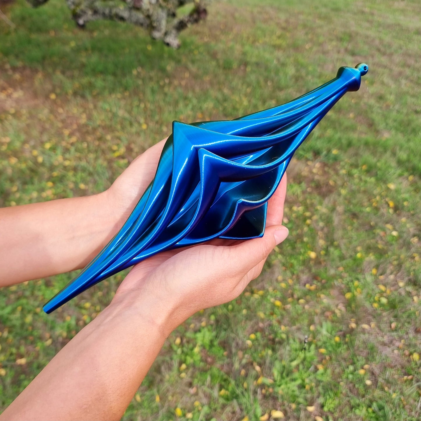 Medium - Wing Spinner - Red Yellow Blue - Length: 32cm/12.6"