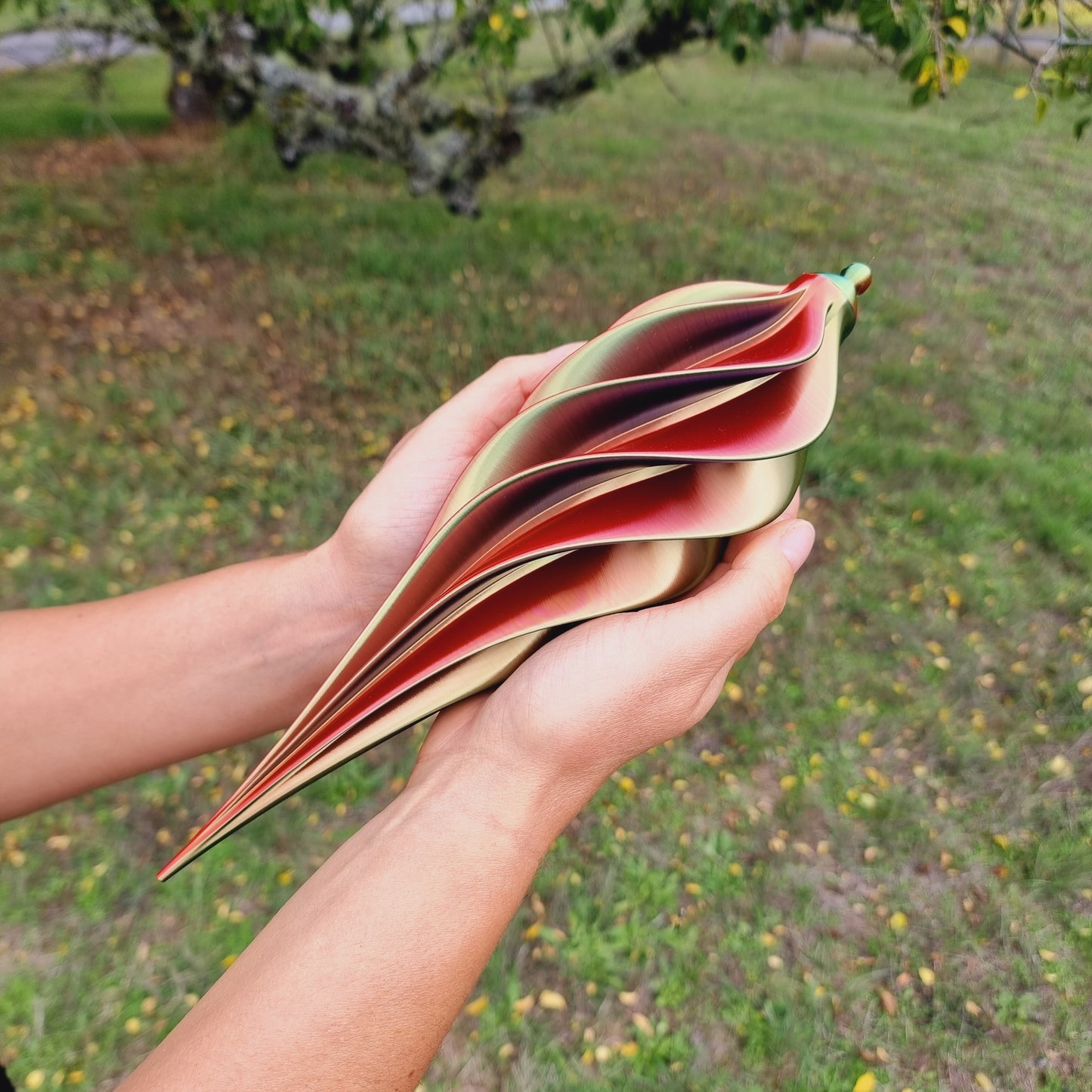 Medium Tall - Spiral Drop Spinner - Red Yellow Blue - Garden Decoration - Length: 30cm/11.8"