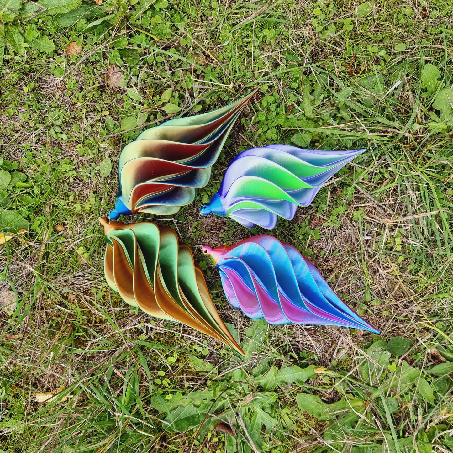 Small - Spiral Drop Spinner - Fuchsia Yellow Blue - Garden Decoration - Length: 14cm/5.5"